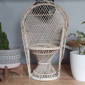 16 inches wicker chair